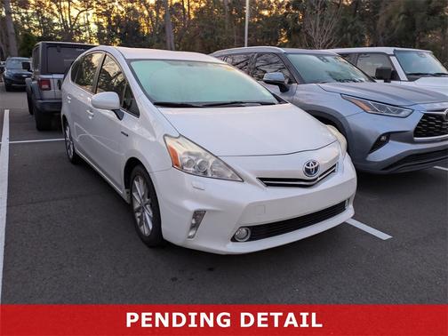 2014 Toyota Prius v Five