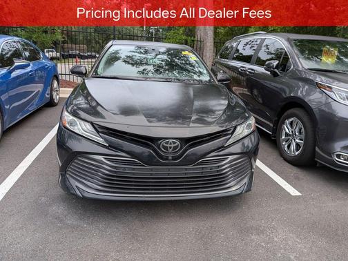Midnight Black Metallic 2019 Toyota Camry XLE