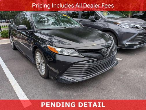 Midnight Black Metallic 2019 Toyota Camry XLE