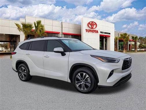 2022 Toyota Highlander Hybrid XLE