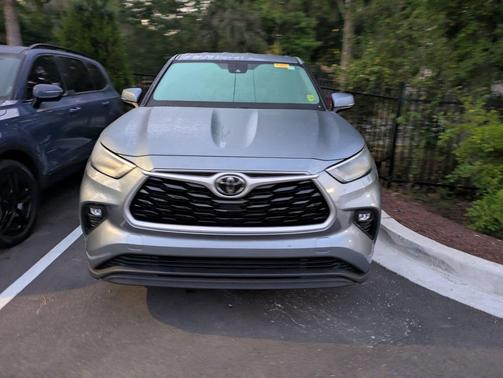 Moon Dust 2020 Toyota Highlander LE
