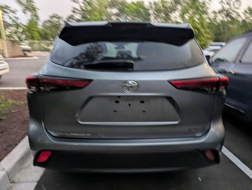 Moon Dust 2020 Toyota Highlander LE