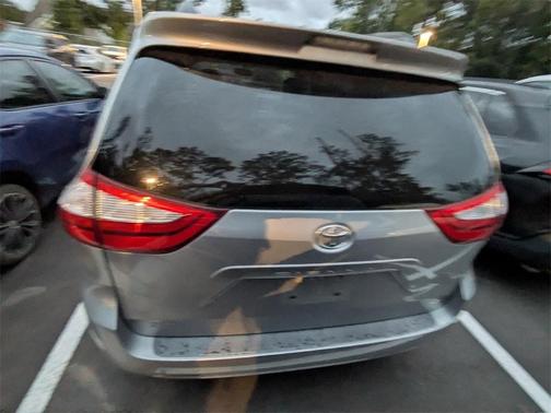 2015 Toyota Sienna LE