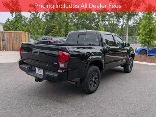 Midnight Black Metallic 2022 Toyota Tacoma SR5