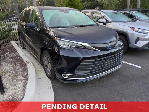2021 Toyota Sienna XLE