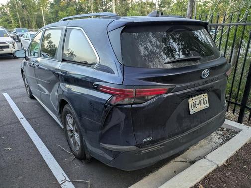 2021 Toyota Sienna XLE