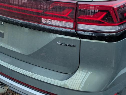 2024 Volkswagen Atlas 2.0T SE w/Technology 4MOTION