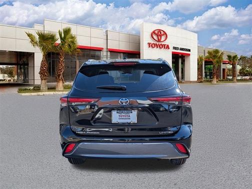 2026 Toyota Highlander Hybrid Limited