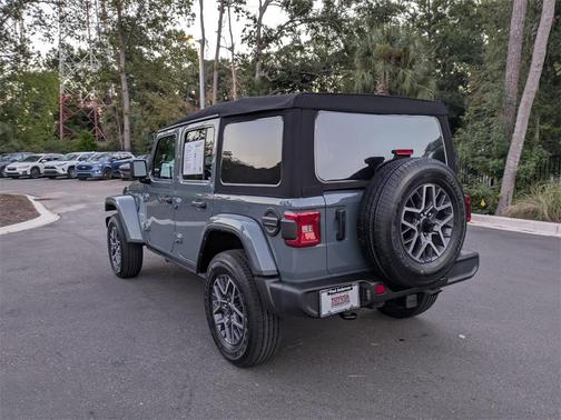 2024 Jeep Wrangler 4-Door Sahara 4x4