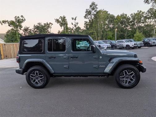 2024 Jeep Wrangler 4-Door Sahara 4x4