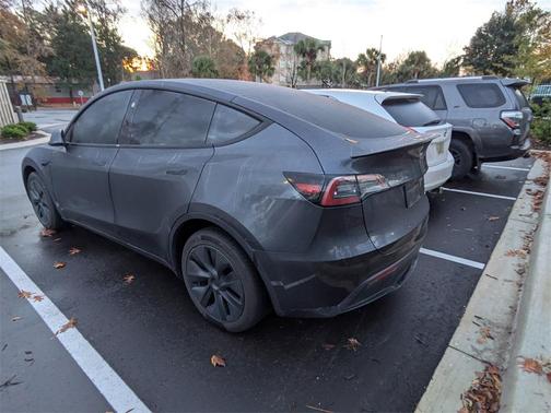 2024 Tesla Model Y Long Range Dual Motor All-Wheel Drive
