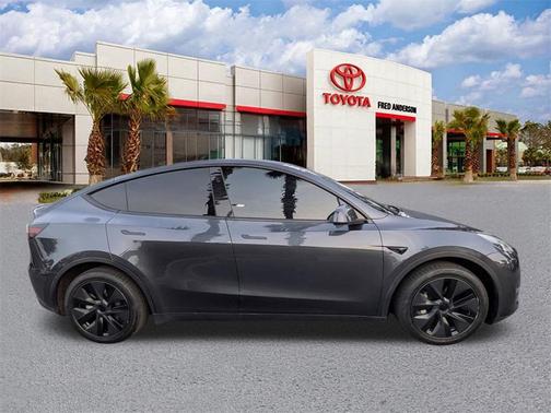 2024 Tesla Model Y Long Range Dual Motor All-Wheel Drive