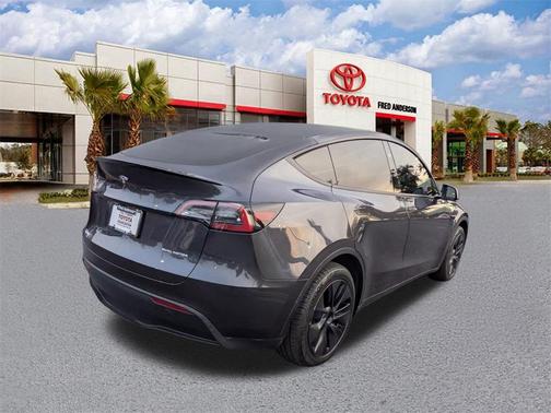 2024 Tesla Model Y Long Range Dual Motor All-Wheel Drive