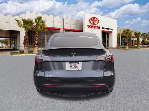 2024 Tesla Model Y Long Range Dual Motor All-Wheel Drive