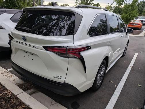 2021 Toyota Sienna XLE