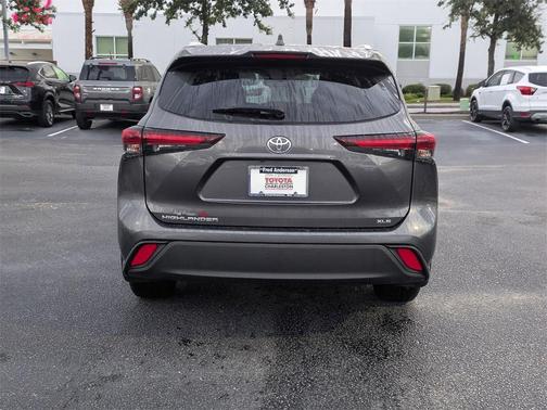 2024 Toyota Highlander XLE