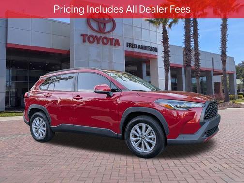Barcelona Red Metallic 2022 Toyota Corolla Cross LE