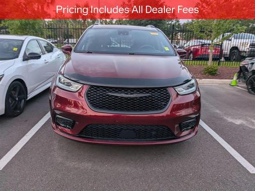 Velvet Red Pearlcoat 2022 Chrysler Pacifica Touring L
