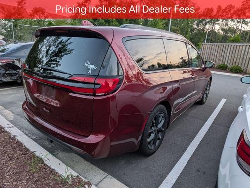 Velvet Red Pearlcoat 2022 Chrysler Pacifica Touring L
