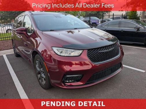 Velvet Red Pearlcoat 2022 Chrysler Pacifica Touring L