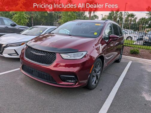 Velvet Red Pearlcoat 2022 Chrysler Pacifica Touring L