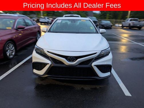 Ice Cap 2024 Toyota Camry SE