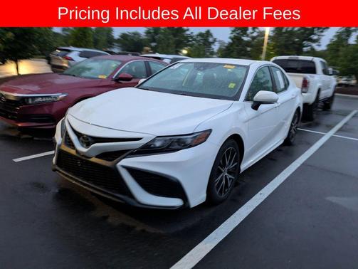 Ice Cap 2024 Toyota Camry SE