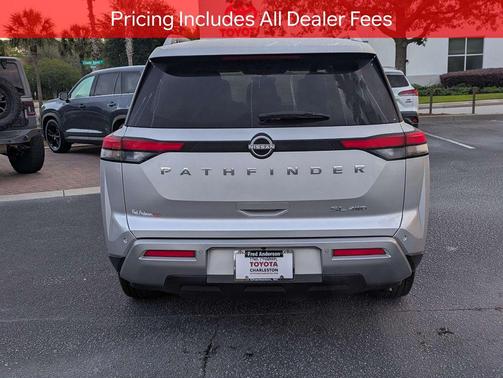 Brilliant Silver Metallic 2023 Nissan Pathfinder SL 4WD