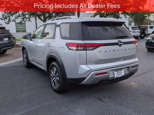 Brilliant Silver Metallic 2023 Nissan Pathfinder SL 4WD