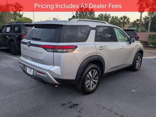 Brilliant Silver Metallic 2023 Nissan Pathfinder SL 4WD