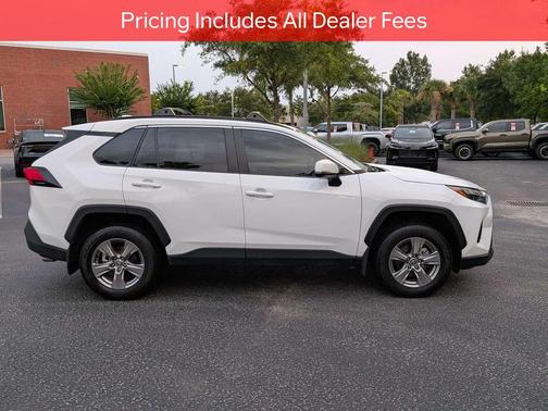 Ice Cap 2024 Toyota RAV4 XLE