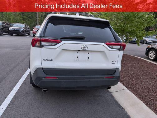 Ice Cap 2024 Toyota RAV4 XLE
