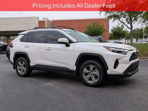 Ice Cap 2024 Toyota RAV4 XLE