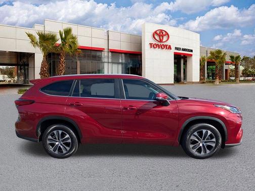 2023 Toyota Highlander Hybrid XLE