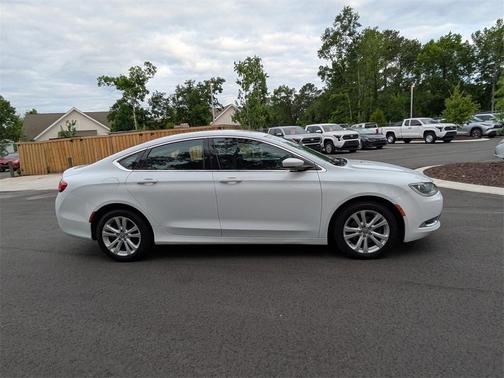 2017 Chrysler 200 Limited