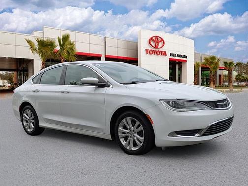 2017 Chrysler 200 Limited