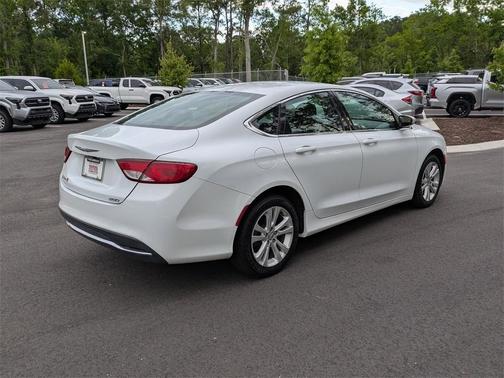 2017 Chrysler 200 Limited