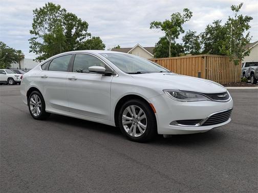 2017 Chrysler 200 Limited