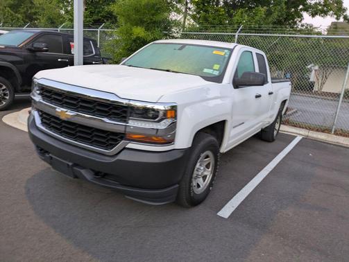 Summit White 2018 Chevrolet Silverado 1500 WT