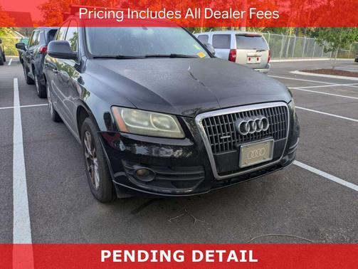 Brilliant Black 2011 Audi Q5 2.0T Premium