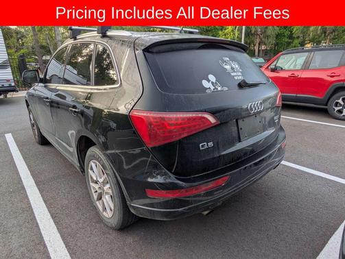 Brilliant Black 2011 Audi Q5 2.0T Premium