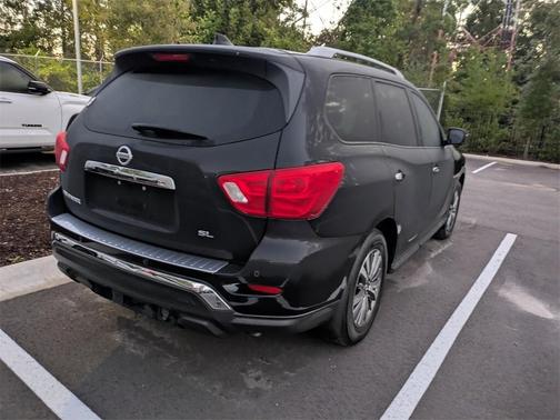 2020 Nissan Pathfinder SL