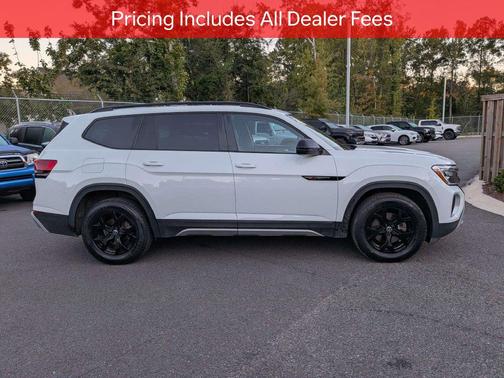 Pure White 2024 Volkswagen Atlas 2.0T SE w/Technology 4MOTION