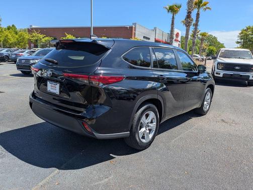 Midnight Black Metallic 2023 Toyota Highlander L