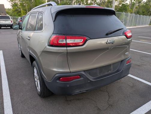 Light Brownstone Pearlcoat 2016 Jeep Cherokee Latitude