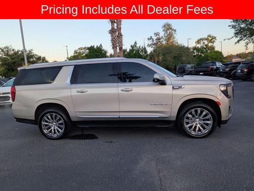 Pearl Beige Metallic 2022 GMC Yukon XL Denali
