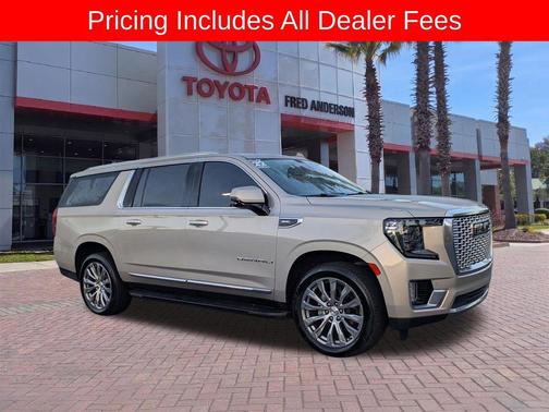 Pearl Beige Metallic 2022 GMC Yukon XL Denali