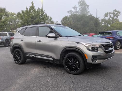 2022 Kia Seltos Nightfall