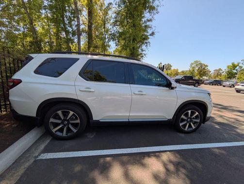 2025 Honda Pilot Touring 8-Passenger