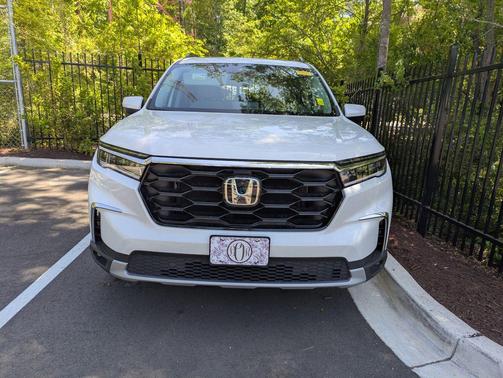 2025 Honda Pilot Touring 8-Passenger